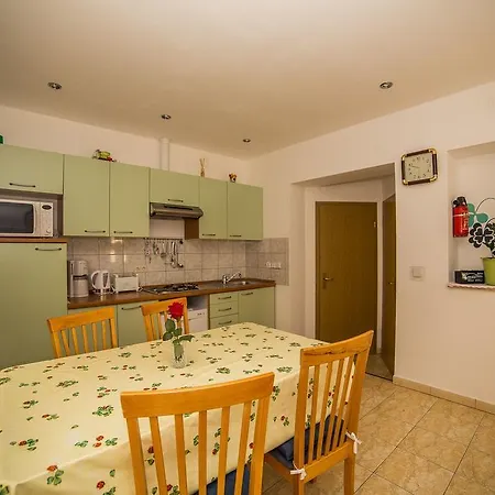 Pavi Apartment