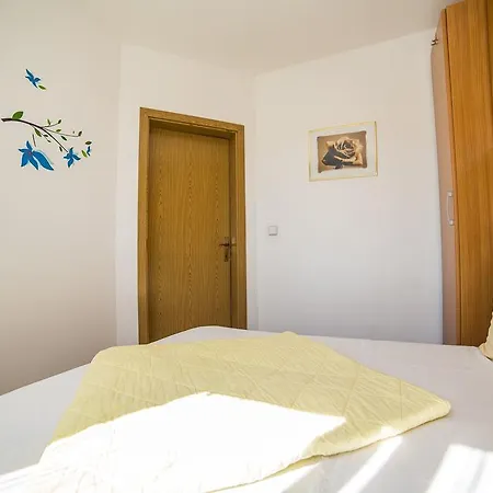 Pavi Apartment *
